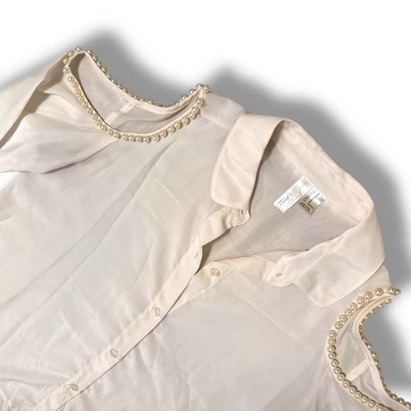 Women's Unbranded Button Down Shirt Size M Cream with pearl lined cold shoulder - Picture 3 of 3